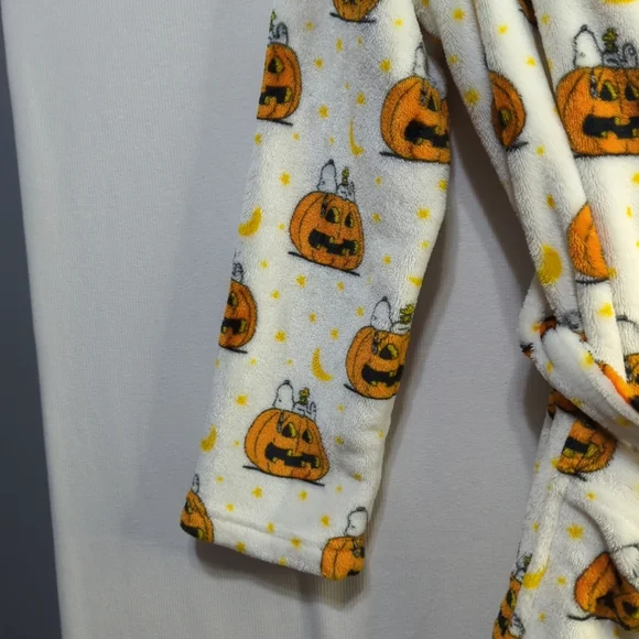 Snoopy Peanuts Berkshire Halloween Plush Bathrobe  Hooded Sleepwear Women S/Md - Picture 6 of 11